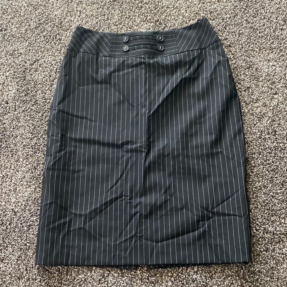 Black pencil skirt. Antonio Melani. Size 0.